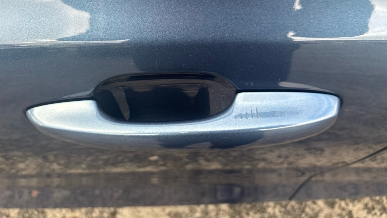 Ford Focus 1.0 EcoBoost Hybrid mHEV 155 Titanium 5dr Auto Petrol Hatchback